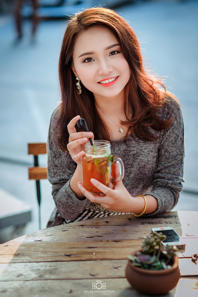 练歌厅:火辣的女人们